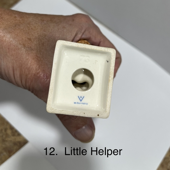 Little Helper Hummel Figurine - Picture 3 of 4